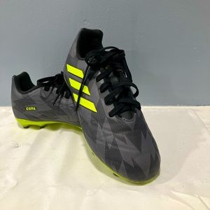 Soccer shoes, kids size 2